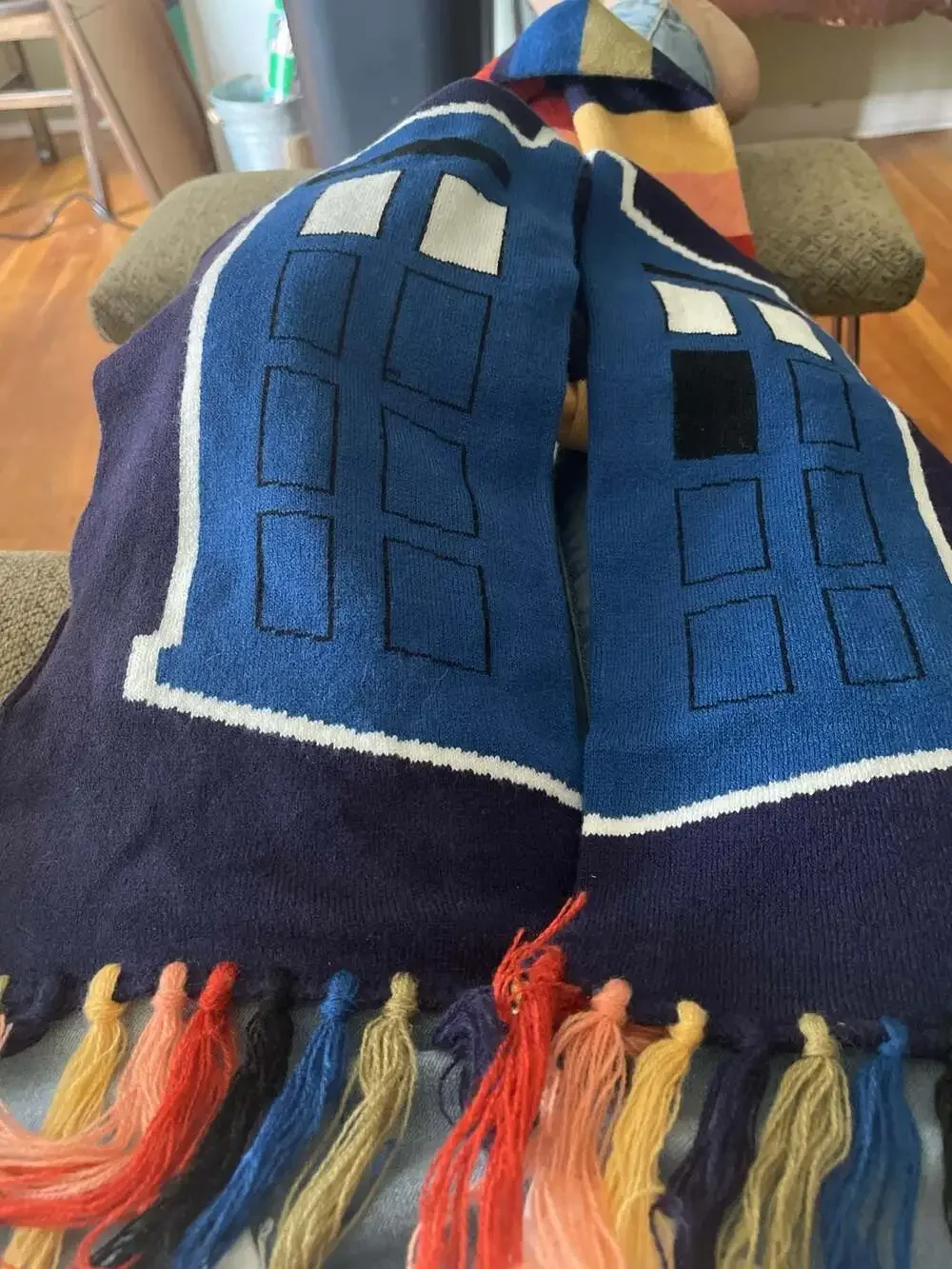 Doctor Dr Who TARDIS Scarf 6ft Blue Knitted Acrylic Multi Color, Like New‎
